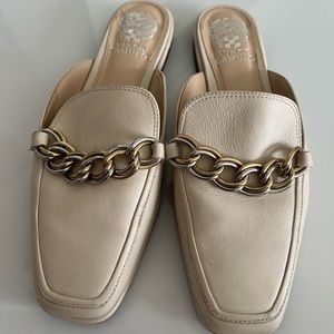 Vince Camuto Rachey Leather Mule With Chain in Beige